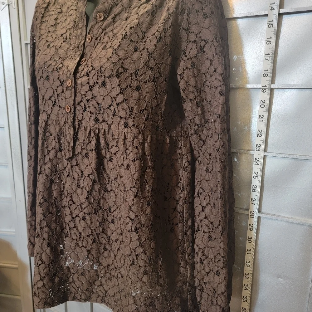 Michael Kors small brown lace blouse. Long sleeves.